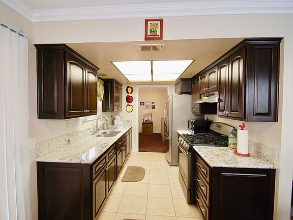 4th image of 1279 S Spruce Ave