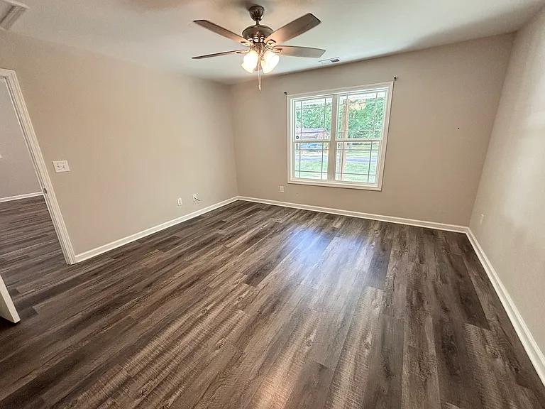 1 Lambeth Dr — Photo 10