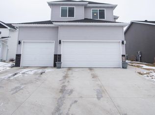 942 Albert Dr W, West Fargo, ND