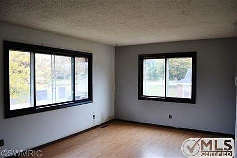 3rd image of 215 Gilbertson Ave