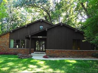 N27W22327 Burningwood Ln, Waukesha, WI 53186