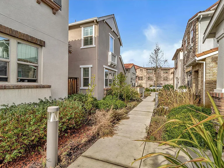 3086 Via Siena Pl — Photo 43