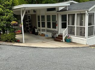 58 Kortney Lynn Ln, Flat Rock, NC 28731