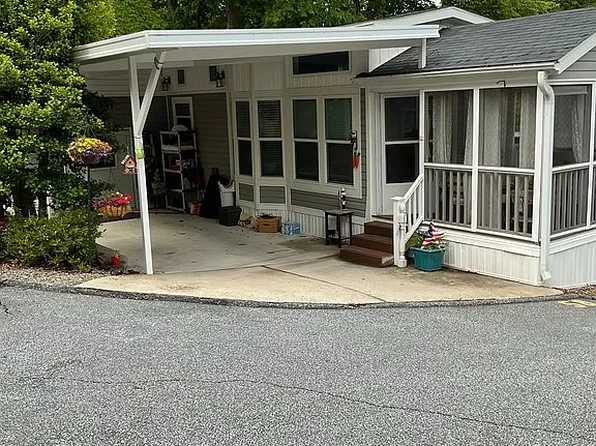 58 Kortney Lynn Ln, Flat Rock, NC 28731