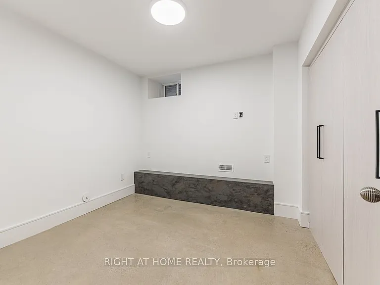 60 Winchester St #LOWER LEVEL — Photo 16