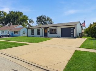 916 Mulberry Ln, Streamwood, IL 60107