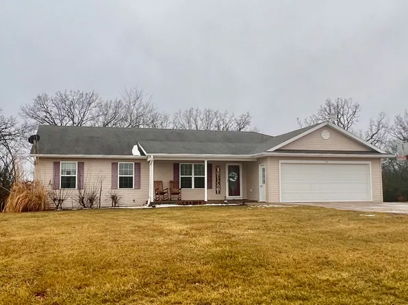110 Ridgeway Trl, Linn, MO 65051