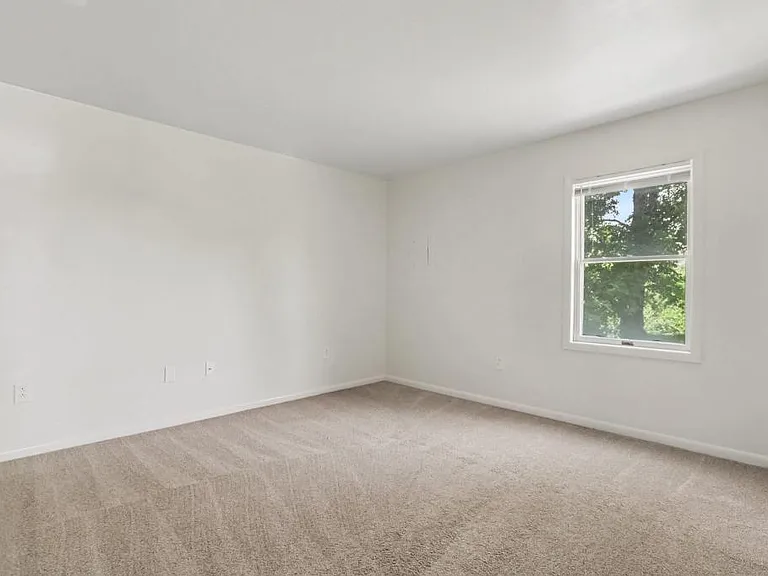 2712 Lisburn Rd — Photo 10