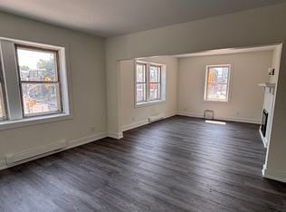 147 5th Ave #1, Ottawa, ON K1S 2M8