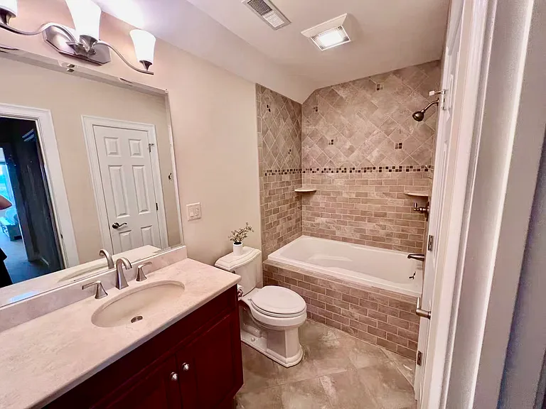 17 Ivana Dr #17 — Photo 6