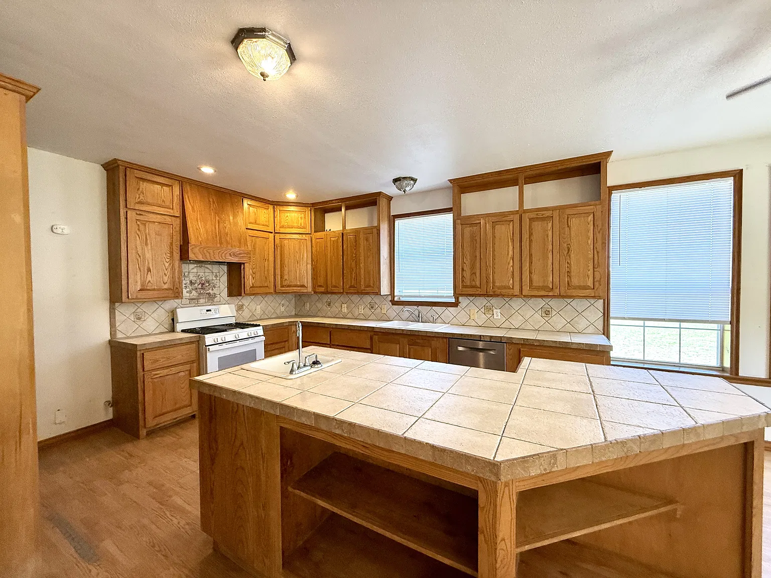 1000 Ponderosa Road - 1 — Photo 3