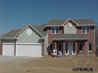 3413 Piney Creek Dr, Elkhorn, NE 68022