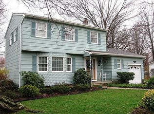 33 Elm Dr, East Windsor, NJ 08520