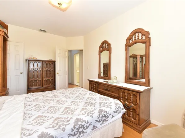 33-16 24th Avenue image 19 of 41