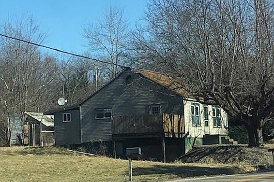 4th image of 43905 Shirbish Dr