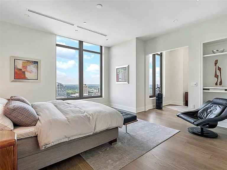 3376 Peachtree Rd #44B — Photo 27
