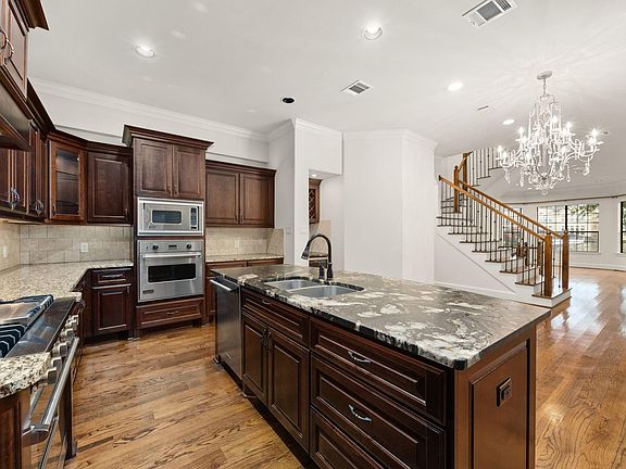 5th image of 2409 Commonwealth St