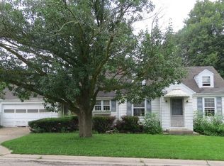 307 Pershing Rd, La Salle, IL 61301