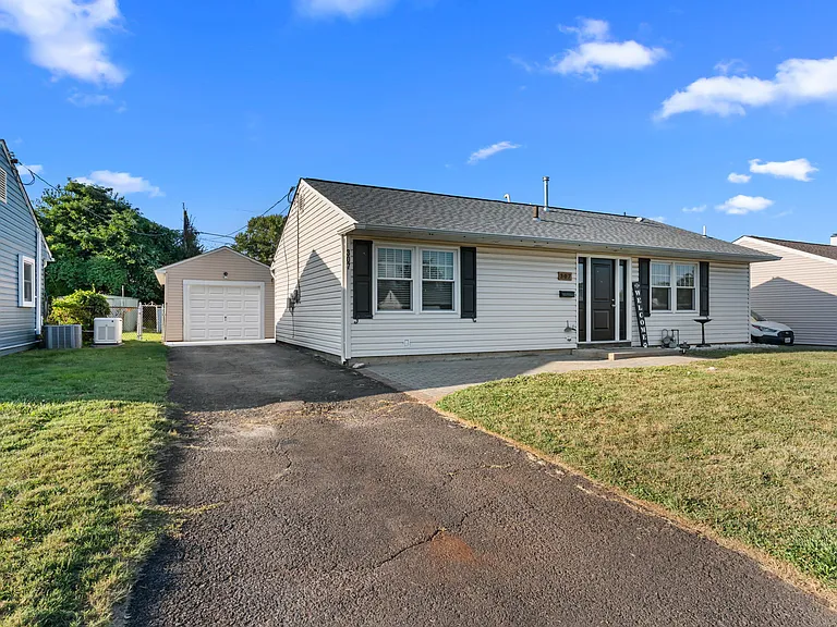 307 Andover Rd — Photo 3