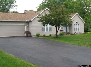 24 Talon Dr, Schenectady, NY 12309
