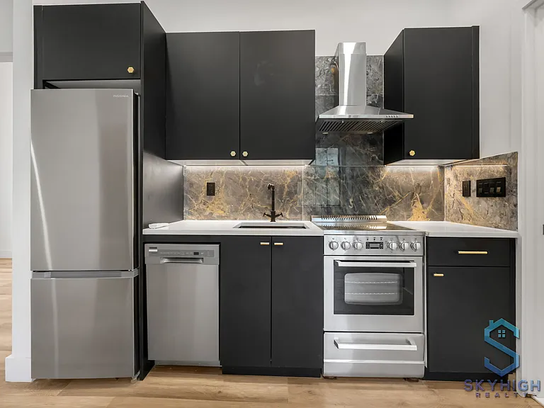 36 Howard Ave #4D — Photo 9