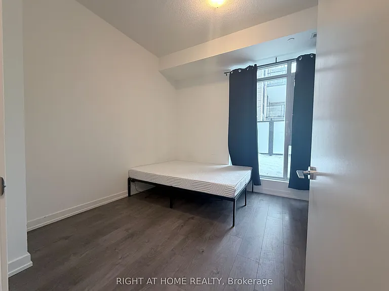 55 Duke St W #218 — Photo 20
