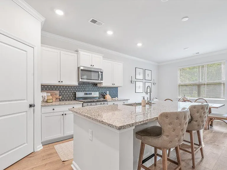 402 Oak View Way — Photo 11