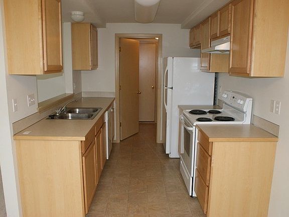 5th image of 1310 3rd St SE #U101