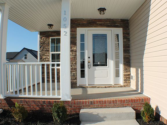 2nd image of 1052 Castlerock Dr