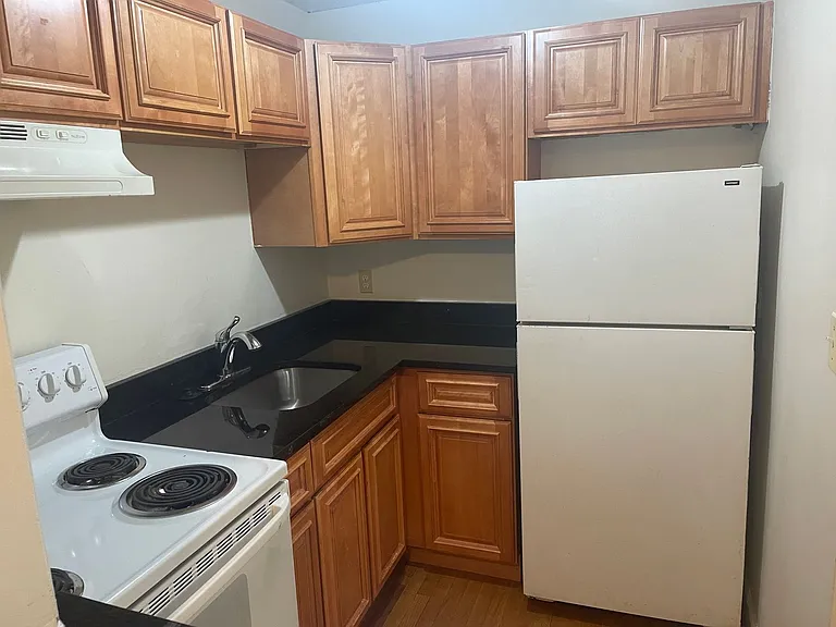 37 Gardner St #3 — Photo 5