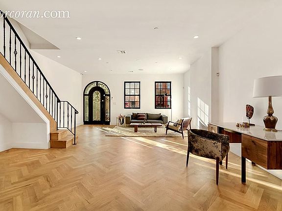 3rd image of 459 Franklin Ave