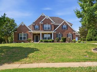5305 Radcliffe Dr, Waxhaw, NC 28173