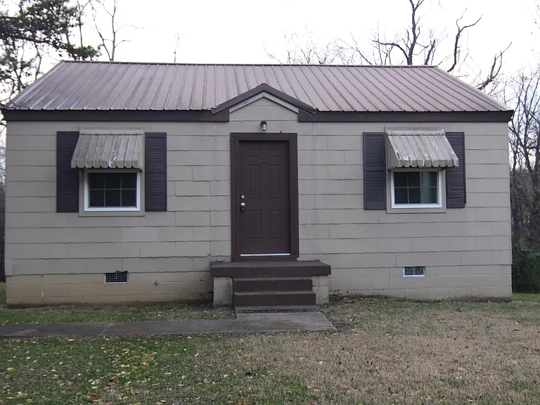 1316 Sunnyview Dr — Photo 1