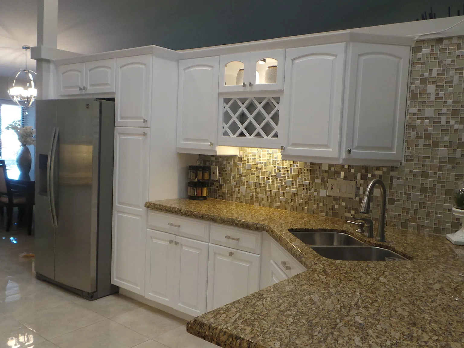 4 bed, 3.0 bath, 2529 sqft, $6,500 — Photo 4