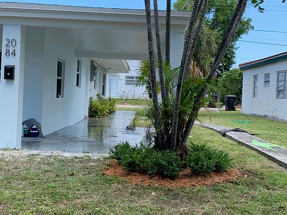 3rd image of 2082 NE 170th St