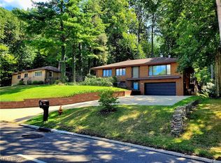 4515 W Ridgewood Dr, Parma, OH 44134