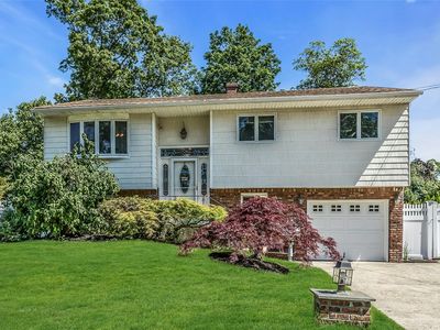 100 Doncaster Avenue, West Islip, NY, 11795