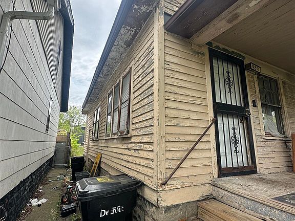 2nd image of 19397 Andover St