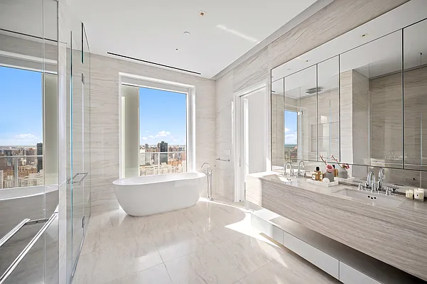 Bathroom, photo 1