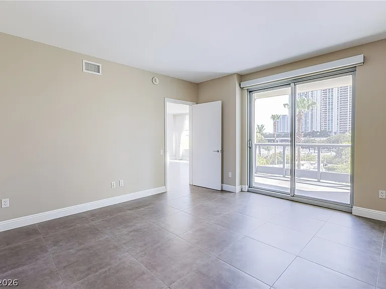 222 Karen Ave #201 — Photo 16