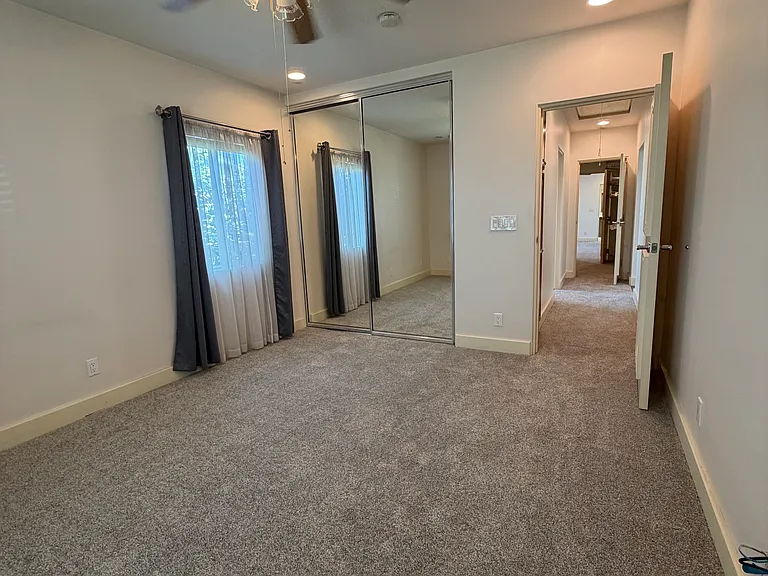 348 N Osborn Ave — Photo 17