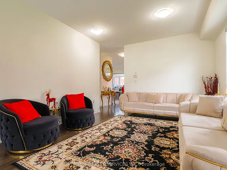 2300 Grainger Loop — Photo 4