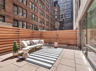 225 W 28th St APT 2C, New York, NY 10001