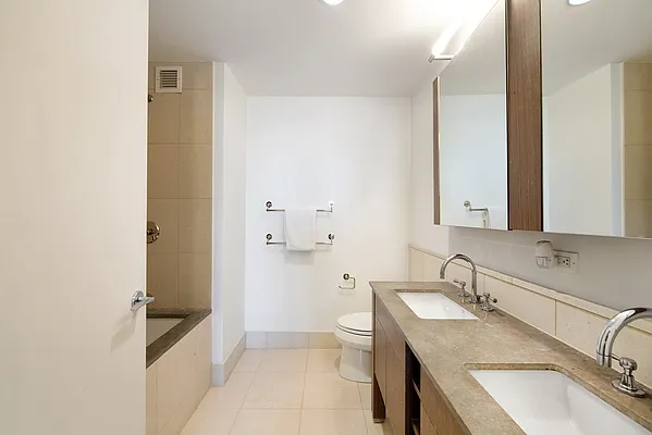 Sold by Nest Seekers International | media 4