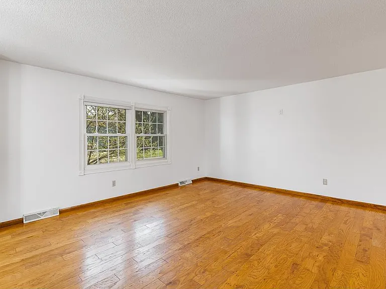 919 Forest Dr — Photo 6