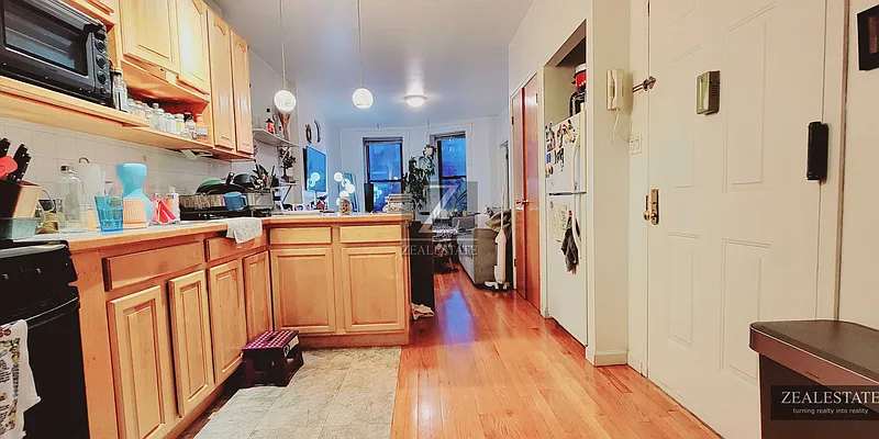 Rented by ZealEstate Group Inc | media 10