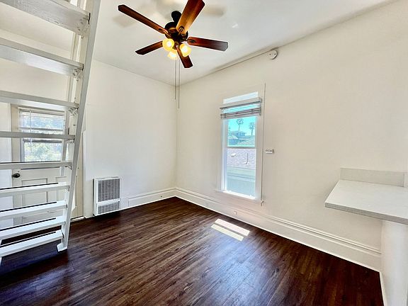 5th image of 849 22nd St Unit 3