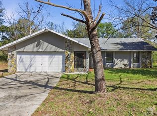 1671 W Lavender Ln, Citrus Springs, FL 34434