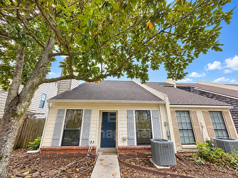 202 Long Plantation Blvd — Photo 1