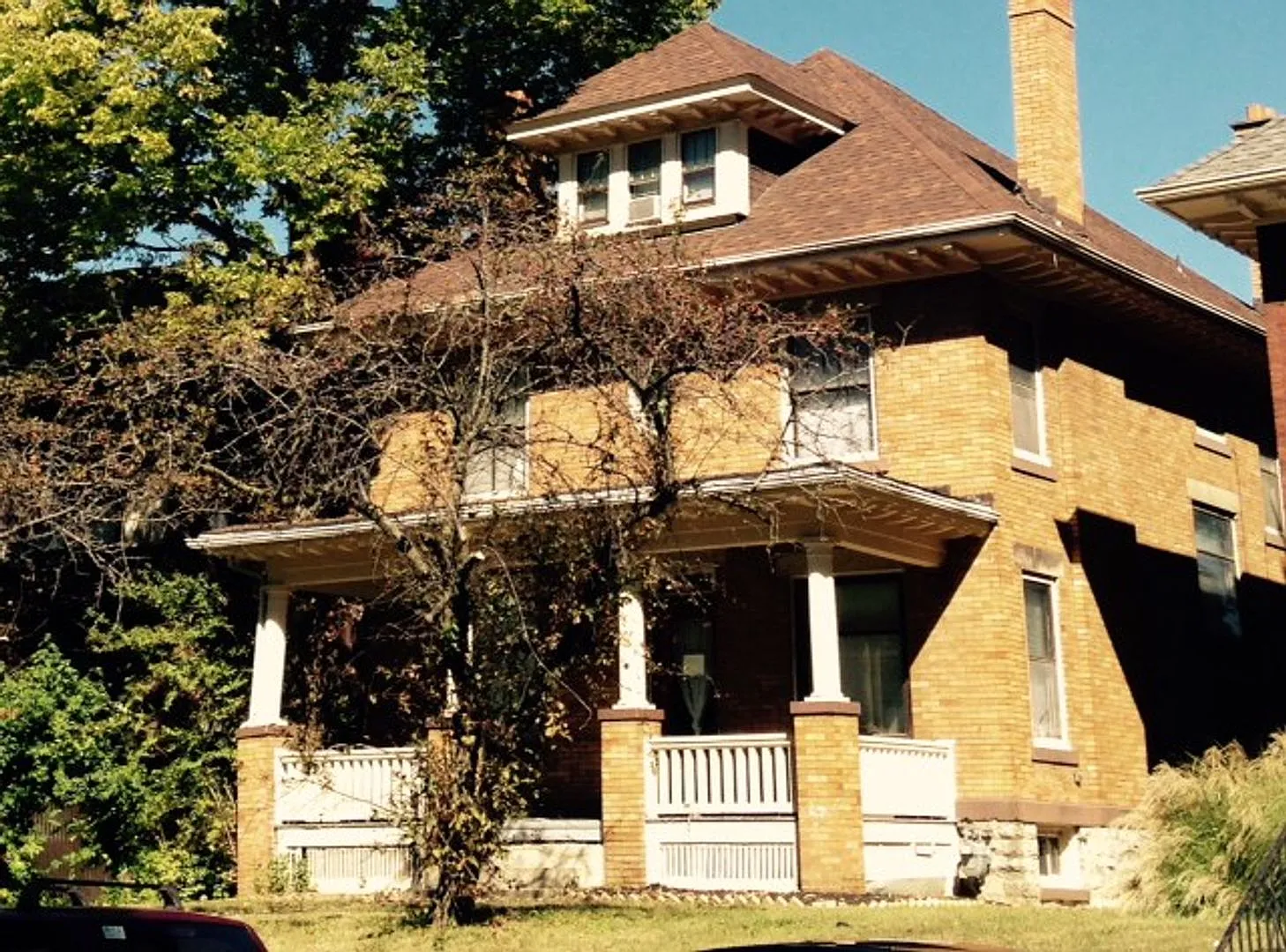 208 Frambes — Photo 1